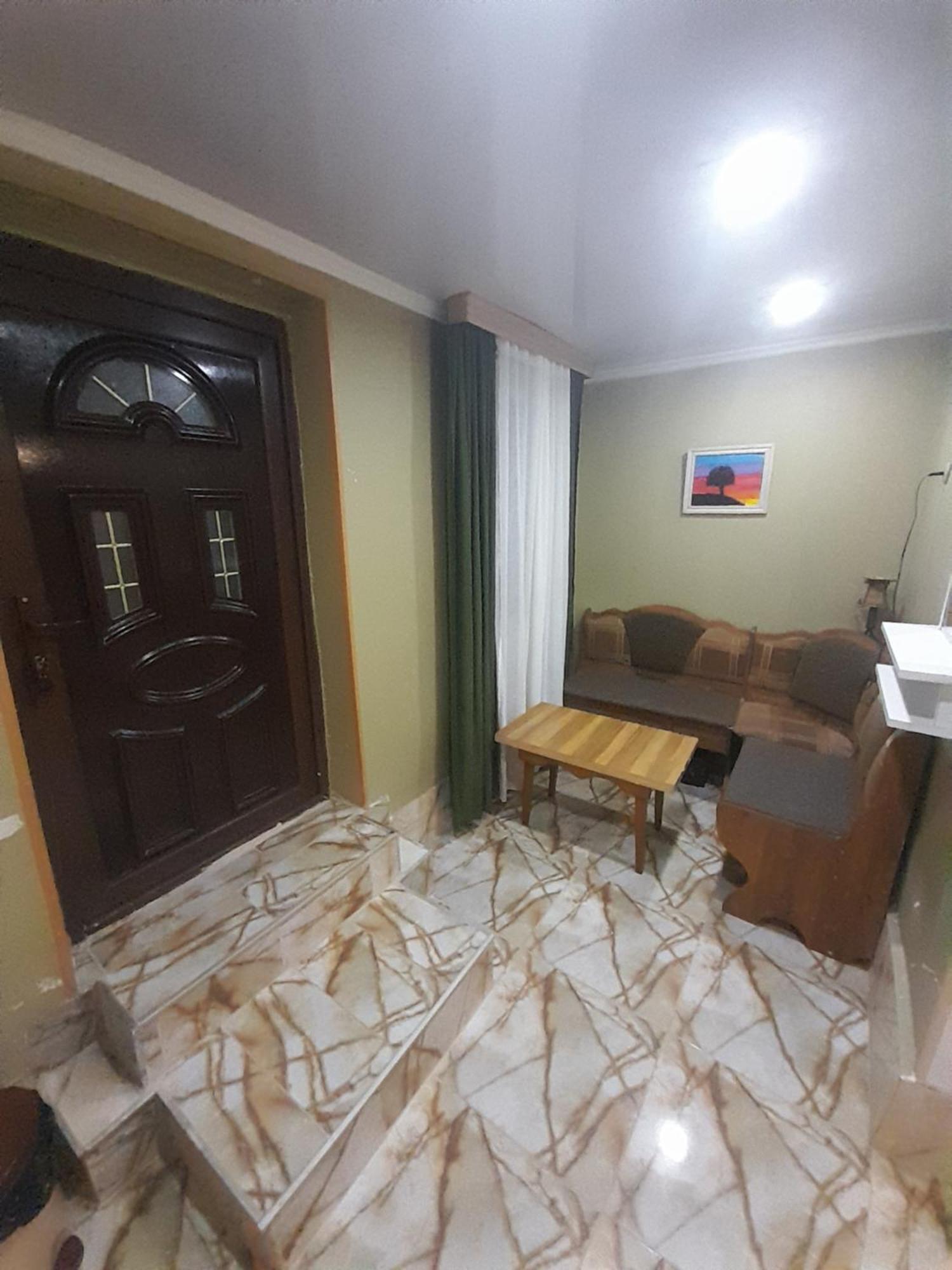 Guest House Happy House คูทายสิ ภายนอก รูปภาพ